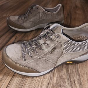 Womens Dansko Sneaker Tan Size 39